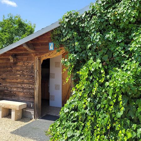 La Maison Ronde Et Ses 2 Cahutes Monthoiron ภายนอก รูปภาพ
