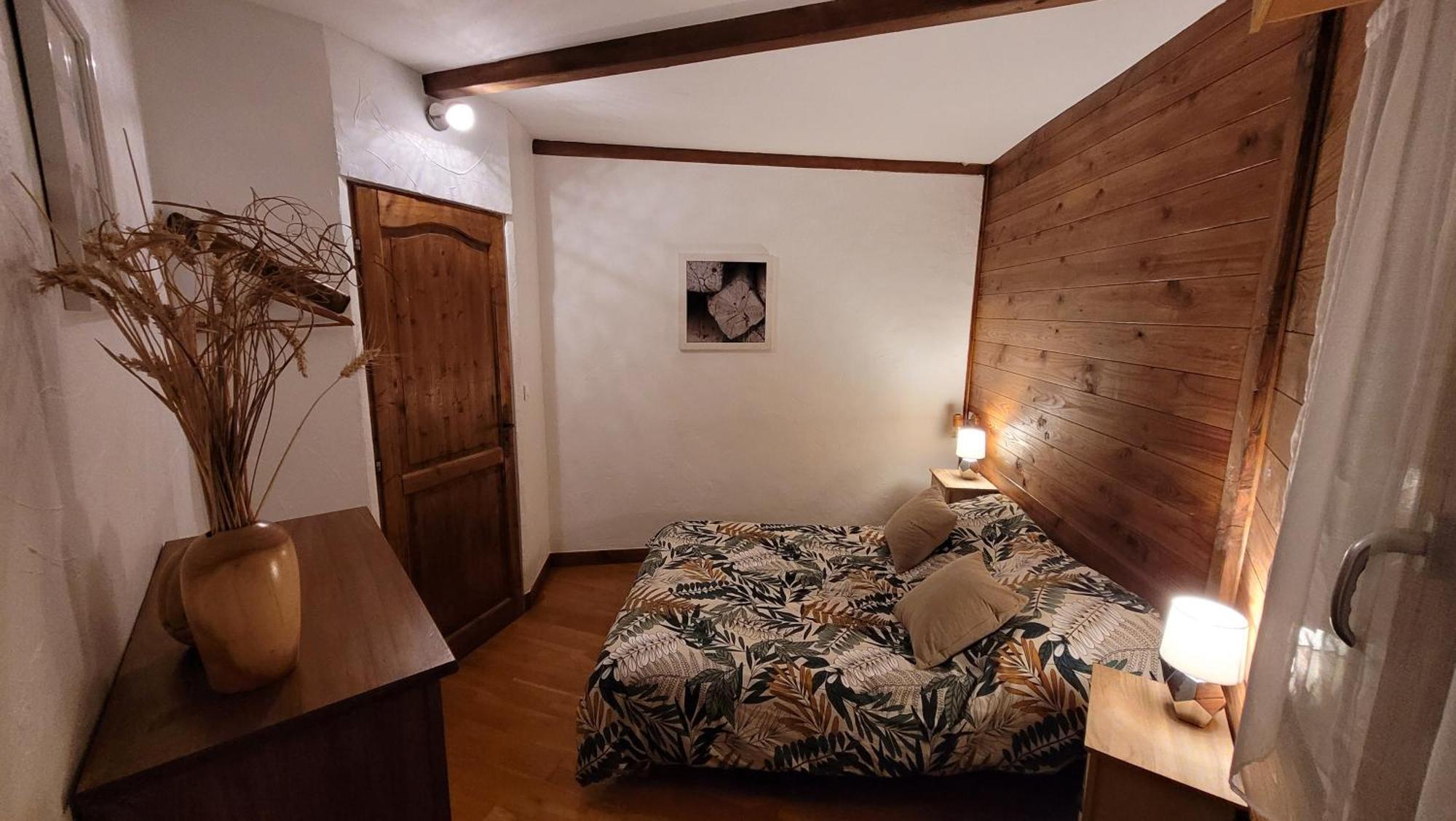 La Maison Ronde Et Ses 2 Cahutes Monthoiron ภายนอก รูปภาพ
