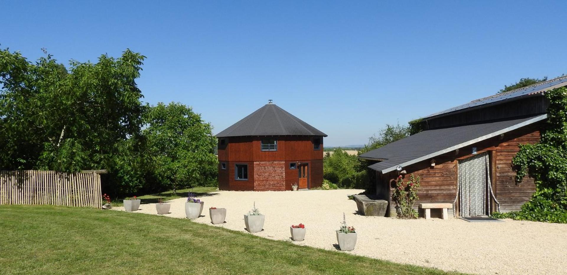 La Maison Ronde Et Ses 2 Cahutes Monthoiron ภายนอก รูปภาพ